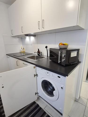 BASELiving Studio - Near ESC - Bahnhof SBB - St Jakob, Basilea (foto 7)