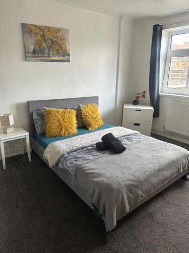 London budget Maisonette BnB Wapping Rail Station