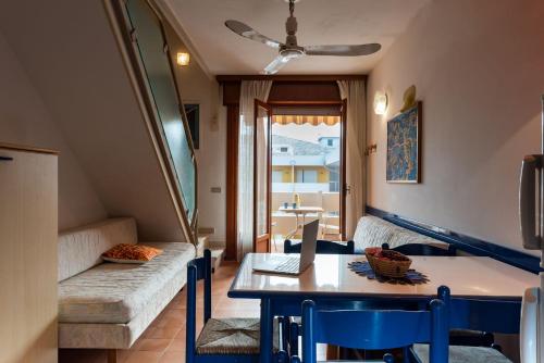 Oceanview apartment with two terraces