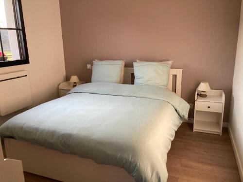 Les Petites Maisons dans la Prairie - 2 in Maresville