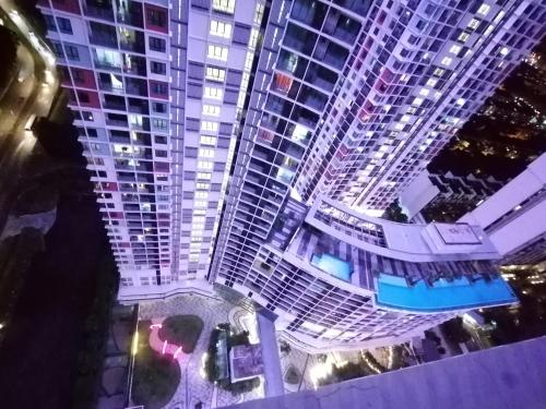 i-Duplex 1M2R2B Condo - LED Garden, Fun Fair, Waterpark, Wax Museum, Mall & More!, Klang