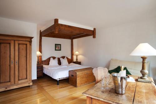 1 double bed, 1 sofa bed