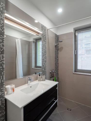 Modern Apartment with Parking next to Bulgaria Mall, Sofie (fotografie 6)