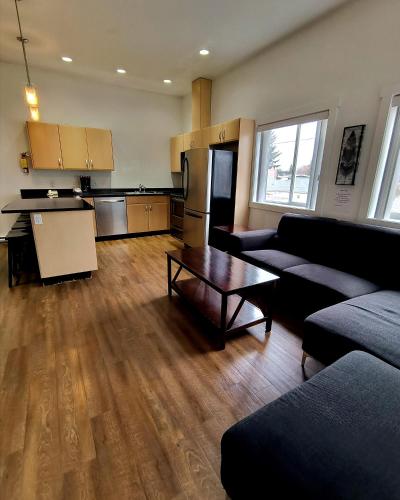 雜草汽車旅館 (Fireweed Motel) in 史密瑟斯