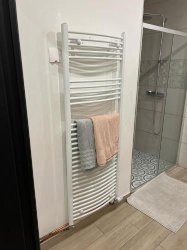 . Appartement entier refait à neuf pour court séjour