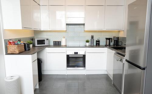 Modern 2-Bed Apartment Near ExCeL & O2 - Accommodates up to 4 Guests Max, Londra (foto 4)