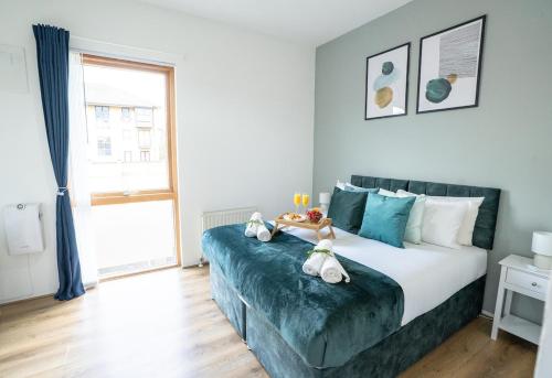 Modern 2-Bed Apartment Near ExCeL & O2 - Accommodates up to 4 Guests Max, Londra (foto 10)