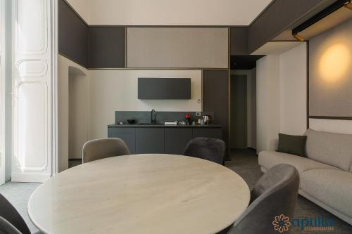 Palazzo Piccinni 97 by Apulia Accommodation 5