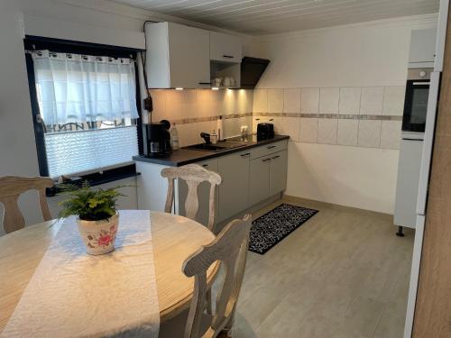 ห้องครัว, Schäferstr 43 (Schaferstr 43) in ไพเนอ