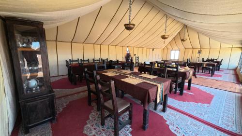 Restorāns, Merzouga Safari Luxury Camp in Lac Yasmins