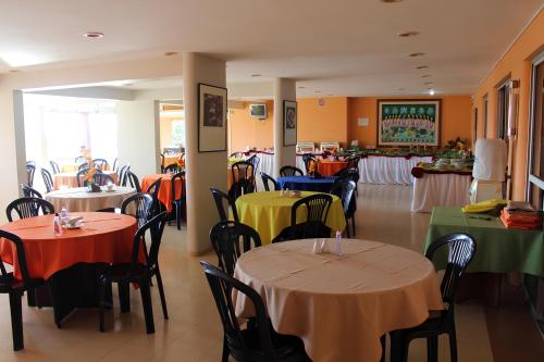 餐廳, Delta Prime Hotel in 巴納伊巴