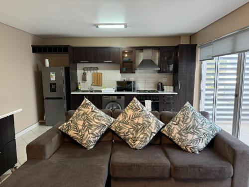 Eaton Heights - image 3