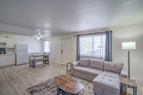 Vegas Getaway Near Strip! Sleeps 6!, Las Vegas (photo 6)