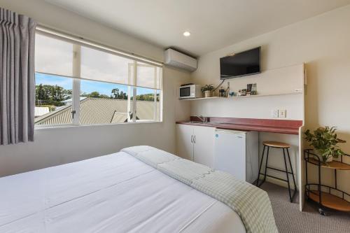 1 queen bed