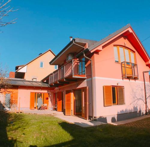 Buzahouse