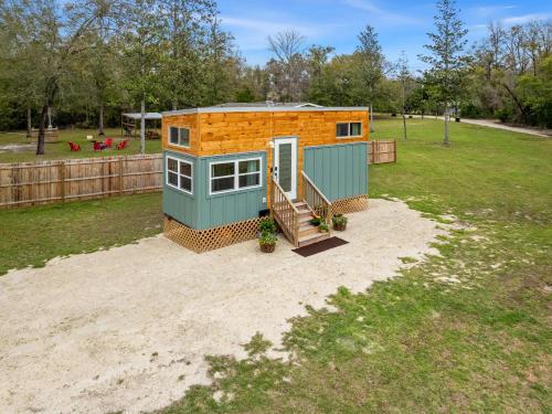 Nook at the Springs - Tiny Home , Full Kitchen in Fort White
