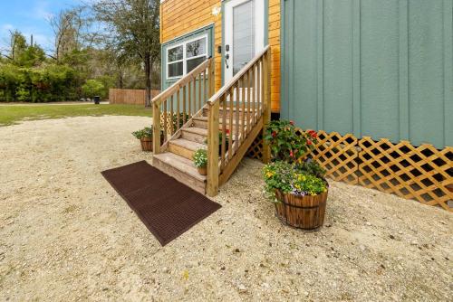 Nook at the Springs - Tiny Home , Full Kitchen in Fort White