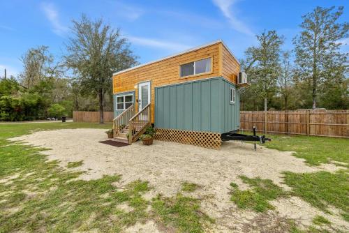 Nook at the Springs - Tiny Home , Full Kitchen in Fort White