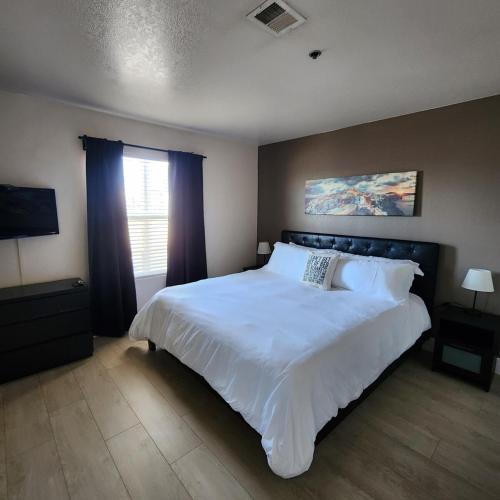 Strip views, 2 pools, free parking & no resort fee, Las Vegas (foto 5)