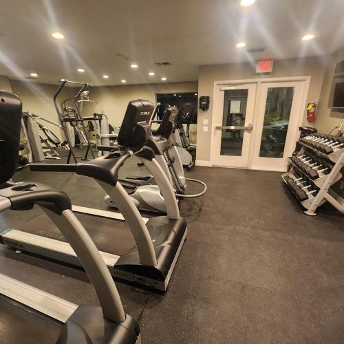 Strip views, 2 pools, free parking & no resort fee, Las Vegas (foto 10)