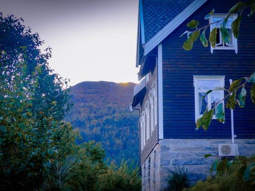 Kilátás, Heggjabygda Gjestegard - historisk tømmerhus i landlige omgivelser in Nordfjordeid