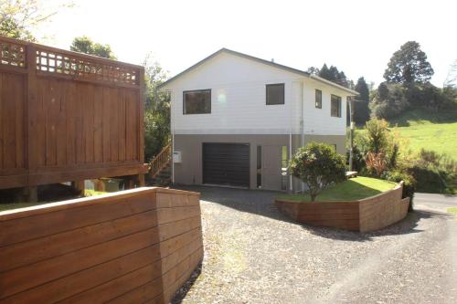 Lake Escape Okere Jetty on Lake Rotoiti, Rotorua