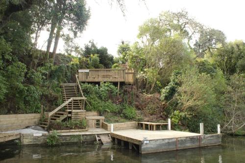 Lake Escape Okere Jetty on Lake Rotoiti, Rotorua