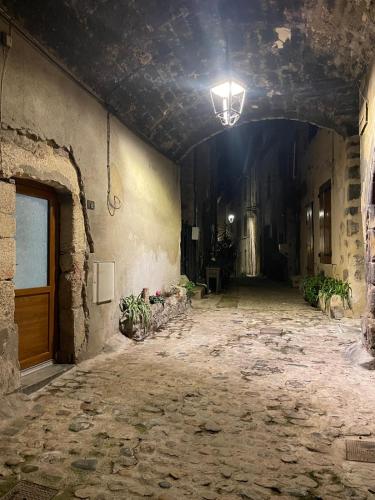 Ieeja, Maison calme - Rue piétonne - Ardeche - ViaRhona - Dolce Via (Maison calme - Rue pietonne - Ardeche - ViaRhona - Dolce Via) in Saint-Laurent-du-Pape