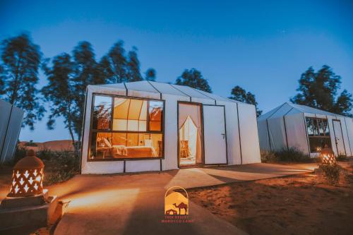 Luxury trek desert camp in Khamlia