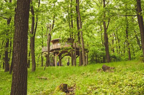 สวน, TREE HOUSE U Mravence in อิวาโนวิเชอ