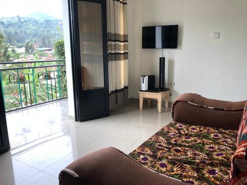Small Land Home Stay in Gitesi