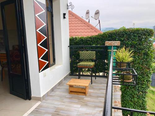 Small Land Home Stay in Gitesi