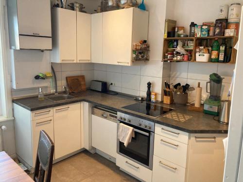 Zentrales Zimmer mit eigenem Balkon, Hamburg (photo 7)