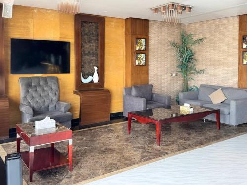 Quiet Rooms 12 Serviced Apartments in الحمراء
