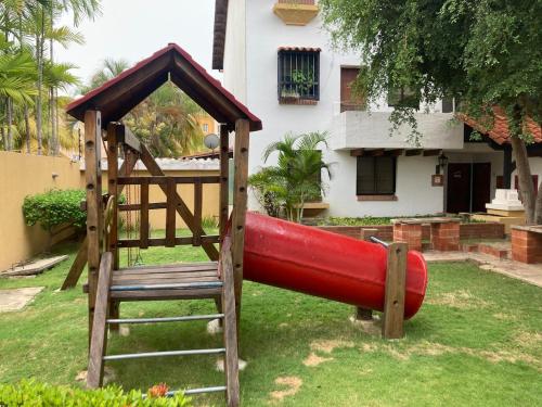 Playground, Lecheria exclusivo con muelle in Puerto La Cruz