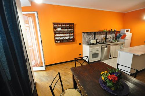 Casa Riccola historic center apartment near the Aquarium with elevator, Генуя (фото 2)
