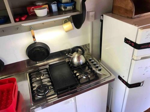 Medlands Beach Bach in Great Barrier Island