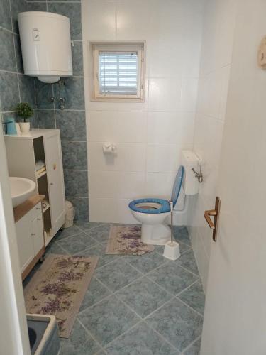 Apartment Zdravko - 5 m from beach - image 14