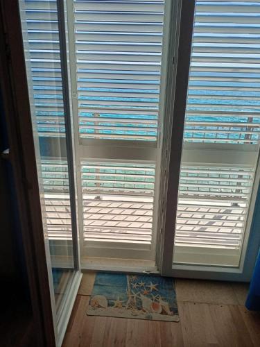 Apartment Zdravko - 5 m from beach - image 13