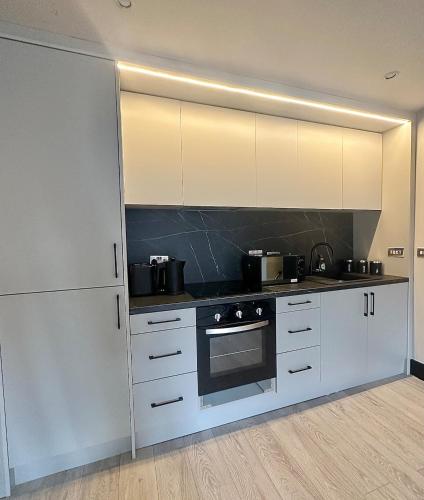 2 bed Luxe Apartment, Бирмингем (фото 4)