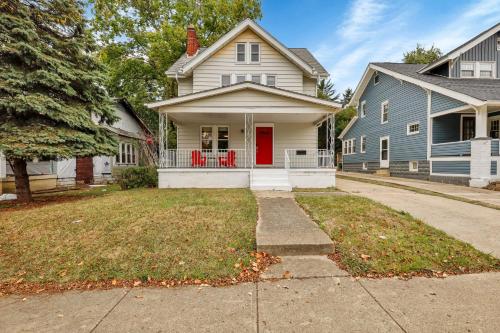 The Ohio State of Mind 5BR 2BA