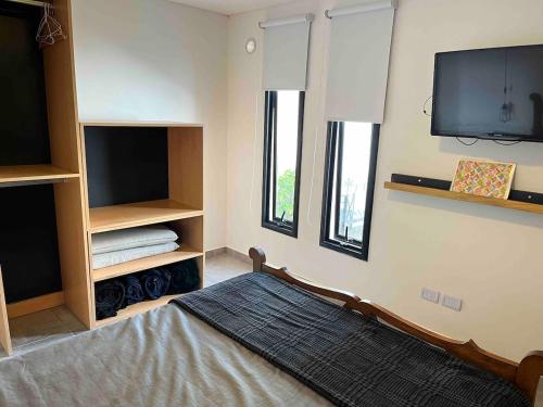 One-Bedroom Apartment image 7