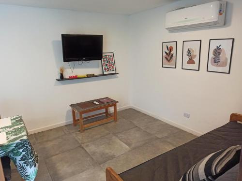 One-Bedroom Apartment image 4