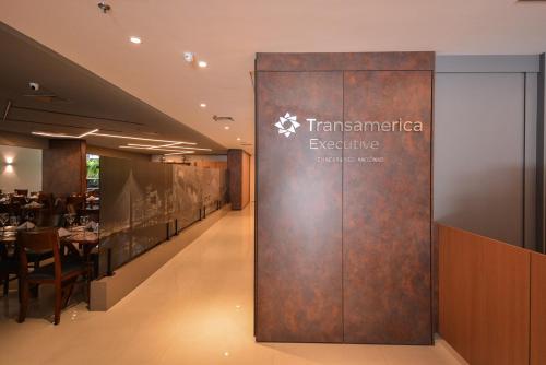 Flat com Garagem Grátis Próximo Consulado USA, São Paulo