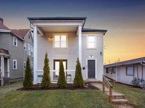 Housepitality - The OSU Mansion- OSU Sleeps 20 in Columbus, USA