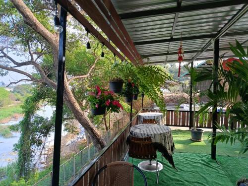 Bussaracum Resort in Tha Muang