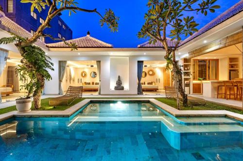 NEW 4 BDR Villa Rooftop & pool Seminyak Petitenget, Seminyak