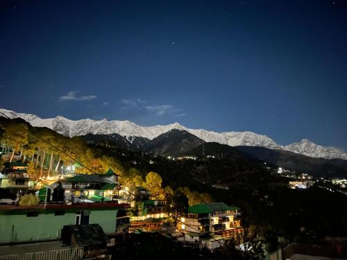 Kilátás, The Unmad Satovari in Satovari