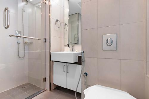 Silkhaus Vacation Homes Seaside Studio in Palm Views West Tower - image 8
