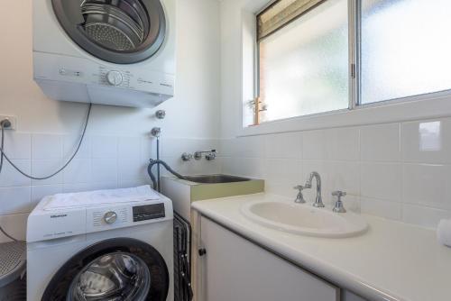 Coastal Comfort in Labrador Family-Friendly!